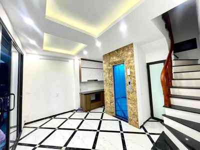Siêu phẩm Thanh Nhàn, lô góc thang máy, 35m, 5T, 7.9 tỷ