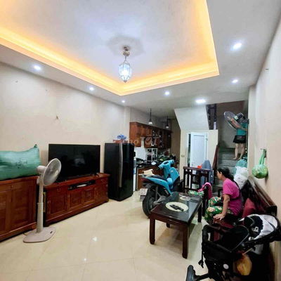 Chính chủ cho thuê nhà ngõ 80 Xuân Phương DT 45m 5 tầng 4PN full đồ