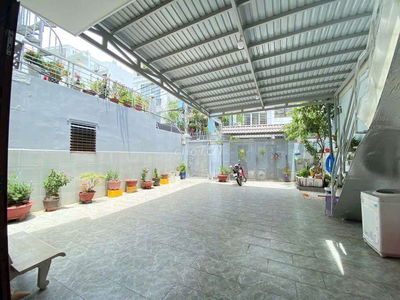 BÁN NHÀ TRUNG TÂM QUẬN 4 – ĐƯỜNG TÔN THẤT THUYẾT
Diện tích tổng: 222²m
