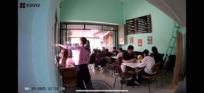 share địa điểm giao dịch tài chính BĐS cùng quán Cafe và đồ ăn nhanh