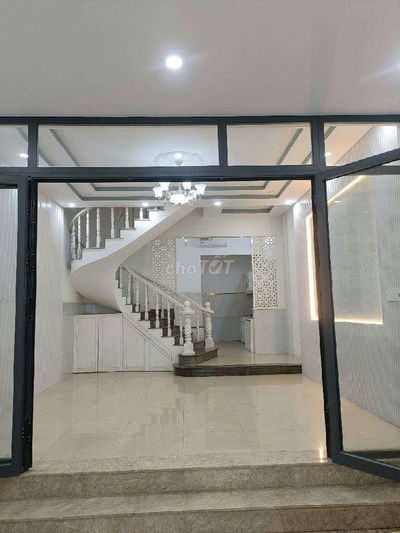 Nhà mặt tiền đường ô tô, 5 tầng, sổ hồng hoàn công, Gò Vấp, giá 9.5 tỷ