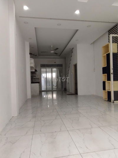 Nhà Hẻm 500 Đoàn Văn Bơ | 4,5 x 10 | Trệt 2 Lầu | 2PN 2WC | Giá 13tr