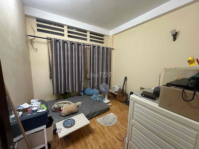 Dư 1 phòng chung cư 208 nguyễn gia trí