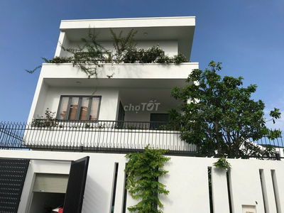 Nhà biệt thự Phú Nhuận 10 mẫu - 23,5 tỷ, dt 165m2, sổ, nội thất đẹp