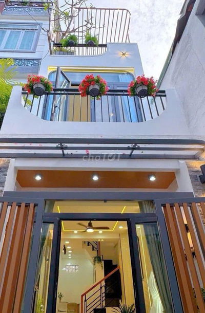 BÁN NHÀ NGỘP ĐƯỜNG THÍCH QUẢNG ĐỨC PHÚ NHUẬN GIÁ 4.3 TỶ CHO THUÊ 12TR