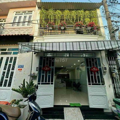 Nhà 4m-12m ở sau chợ Phạm Văn Hai Bình Chánh giá 350triệu bao sang tên