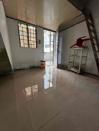 Phòng trệt lối đi rộng hẽm rộng thoáng