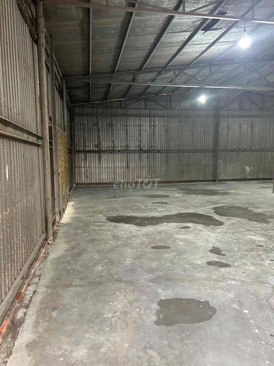 cho thuê nhà xưởng 300 m2 đường bùi công trừng nhị bình hoc môn