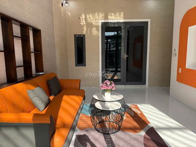 Bán nhà 127m2 , đường xe hơi  thông - giáp QL 13. Giáp TP. HCM