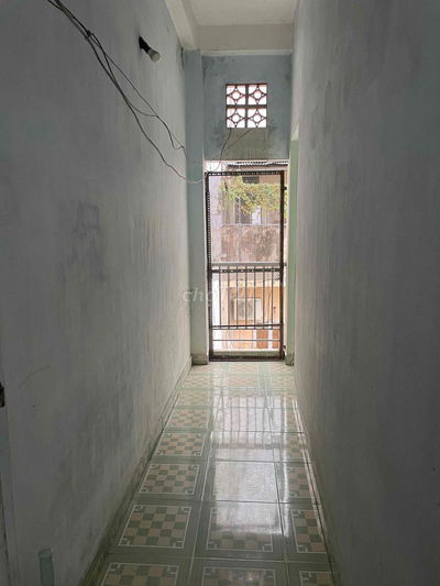 Cho thuê phòng trọ bình dân đối diện chợ Hoàng Hoa Thám,Tân Bình.