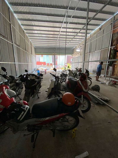 Cho thuê kho gần ngã tư Ga, TL08  Q12
Dt 9*18m
Có điện 3pha
Giá 13tr