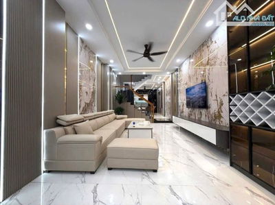 Chốt gấp căn nhà đẹp 63m2 ngay Đ. Phạm Văn Đồng, Thủ Đức. Giá: 3 Tỷ 110tr, có SHR