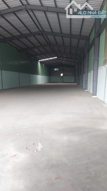 Cho thuê kho xưởng đẹp 850m2 có pccc vách tường ở Phường Vĩnh Phú Thuận An Bình Dương HCM.