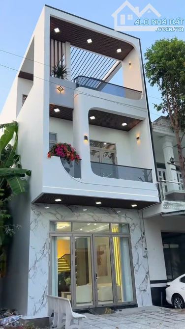 Nhà đẹp P. Chánh Hiệp - TPHCM – Sân ô tô, full nội thất, giá chỉ 2,95 tỷ
