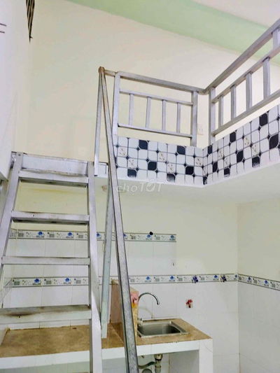 Phòng trọ có gác cao, có kệ bếp, ra vào vân tay,  7p qua quận 5, UEH,.
