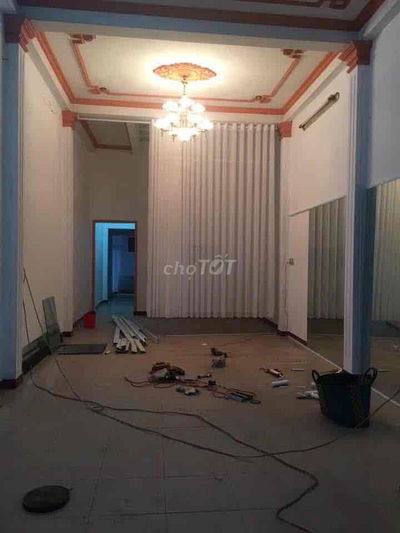 Cho thuê nhà mặt tiền chợ dĩ an 2!
