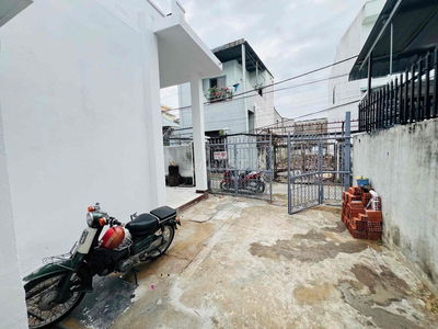 Biệt thự 200m2 dốc Ngô Quyền 3PN sân xe hơi rộng thoáng nhà mới sữa