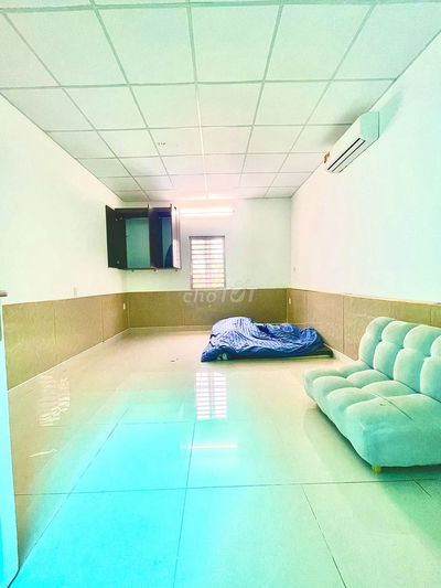 Phòng thuê sát sân bay ga T3, đối diện ETOWN công viên trước nhà