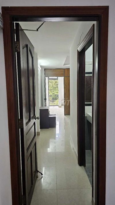 PHÒNG TRỌ ĐÔI CÓ CHỔ ĐẬU Ô TÔ MIỄN PHÍ NHÀ MẶT TIỀN CÓ CỬA SỔ BAN CÔNG