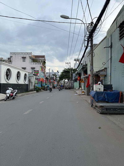 đất MT TL15 dt 5x14m giá 5,1 tỷ