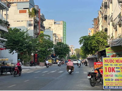 Chính chủ 30 năm cần bán mặt tiền Trung tâm Quận 11