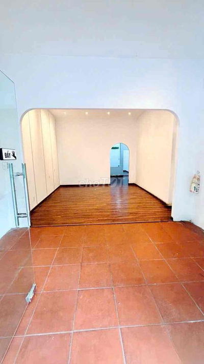 nhà nguyên căn mặt tiền Phú Thọ Q11