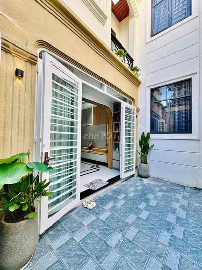 Nhà 4x9m, đúc trệt, 1 lầu và 1 lửng,  P9