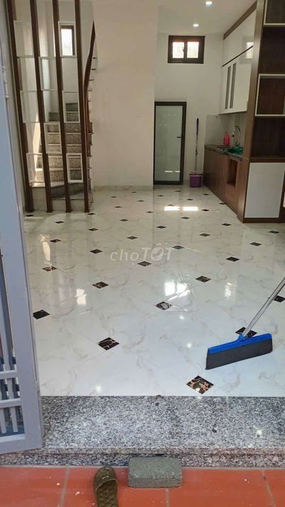 Chính chủ cho thuê nhà 4 tầng 3 phòng ngủ gần Trạm bơm Yên Nghĩa, HĐ