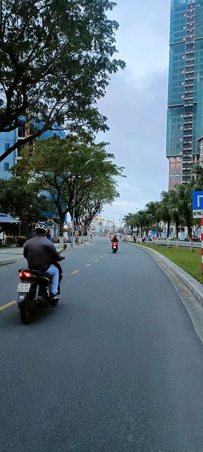 NHÀ MẶT TIỀN ÔNG ÍCH KHIÊM KINH DOANH SẦM UẤT