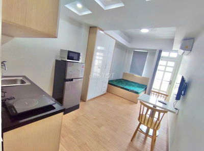 Cho thuê phòng 28m2 mới Full NTCC 6.5tr hẻm 33 Nguyễn Đình Chính F15PN