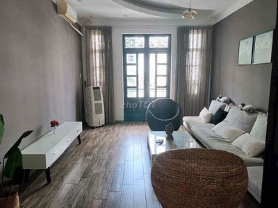 Cho thuê nhà 4 tầng mặt tiền đường số Tân Quy. DT 4m x 18m giá 25tr