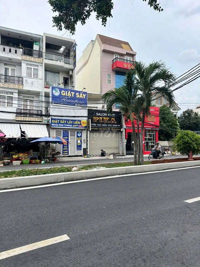 Nhà 3 lầu 4pn.5wc DT: 5x20m Phú Thuận