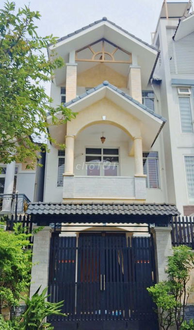 BÁN NHÀ 3 TẦNG , Ô TÔ VÀO NHÀ, FULL NỘI THẤT, TĂNG NHƠN PHÚ