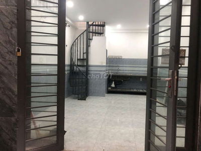 Chính chủ cho thuê nhà Nguyên căn 35m2, trệt một lầu gần chợ Bà chiểu