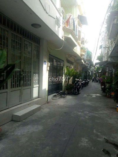 Nhà 1 lầu HXH Nguyễn văn quá. 2PN giá 7tr/tháng