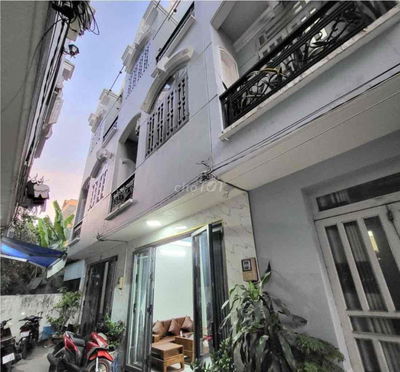 QUẬN 7- NHÀ MỚI DẠNG CHDV VỚI 8PN,DT: 8,5 x 10m, CẠNH COOP MART,7 TY