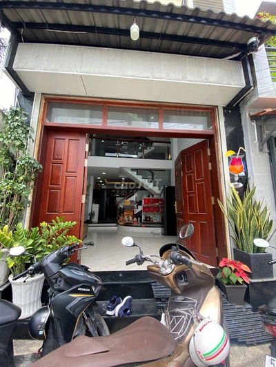 Nhà 4 tầng, đường xe hơi 5m, ngay chợ Hiệp Bình