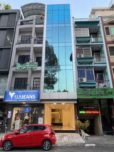 NHÀ MẶT TIỀN UNG VĂN KHIÊM LÀM 8 CHDV HOẶC KTX
