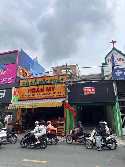 Mặt tiền số 227 Lê Văn Việt, sầm uất Quận 9 (cũ) [Chính chủ cho thuê]