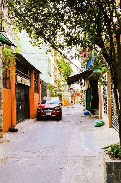 Bán Gấp Nhà Xe Hơi Ngủ Trong Nhà, Cạnh VinCom Trần Trọng Cung Quận 7
