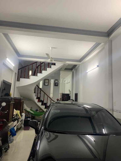 Bán nhà 1 trệt 1 lầu giáp BTĐ Q2 68m2 5,7 tỷ đậu oto trong nha sổ hồng
