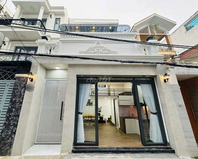 CHDV NGAY CV LÀNG HOA 129M2 17 PHÒNG + MB KD
