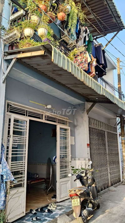 Nhà 1 Lầu. Hẻm Xe Hơi. Cách Chợ Đông Thạnh 30m.