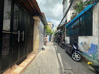 CĂN HỘ DỊCH VỤ 90M2 ĐẤT ĐOÀN VĂN BƠ,P14,Q4; NHÀ 3 TẦNG( 20 PHÒNG)