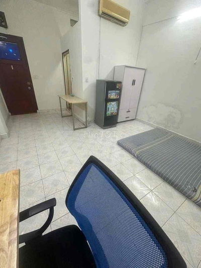 PHÒNG LẦU 1 CHO THUÊ ,WCR ,MT CHỢ TÂN SƠN NHẤT ,CV  GIA ĐỊNH ,ĐH CN4