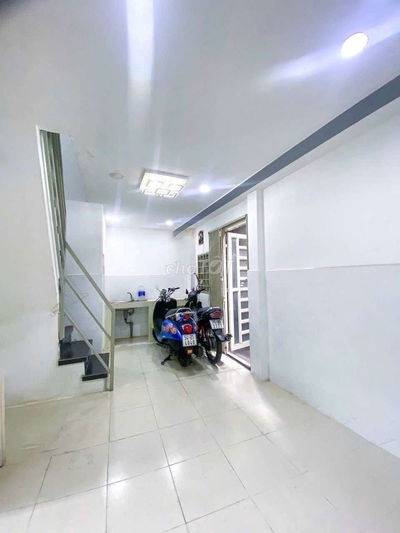 NGUYỄN CHÍ THANH P3Q10-HẺM BA GAC-NHÀ 2 TẦNG(5×4)-2PN-3WC