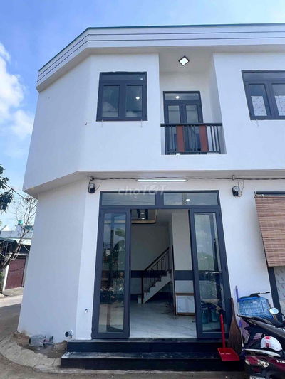 Nhà 1T1L , 1/ đường nhựa 2PN , 2WC gần KCN Xuyên Á cho thuê 4 5 triệu