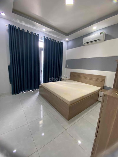 nhà mới cho thuê fun nội thất. 4pn.5wc. hẻm đẹp