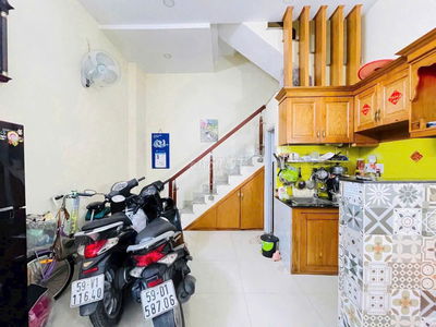 Hẻm 3M Cách 1 Căn Ra HXH Hoàng Sa. (4m x 6m). 3 Tầng Đúc. Giá 4.65 Tỷ