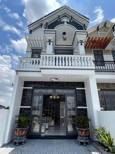 Bán nhà gần vòng xoay An Lạc